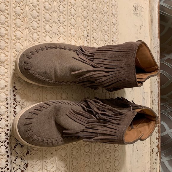 MOSSIMO Moccasin -Gray Suede Ankle Boots  Size 8.5 - Picture 2 of 6
